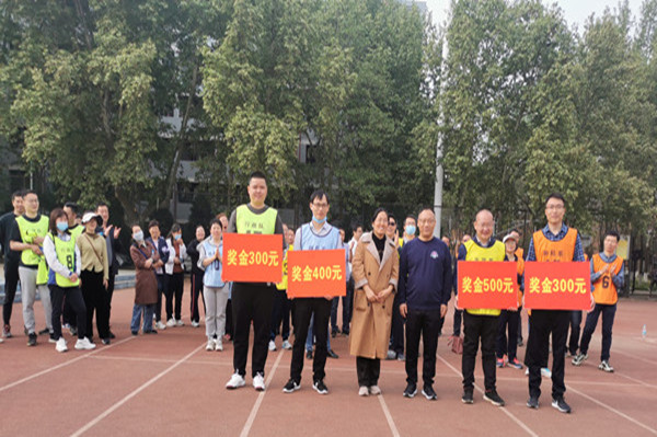 cfddc8cdc4a3436caf91dafe88374f86.jpg 颁奖_1_2.jpg